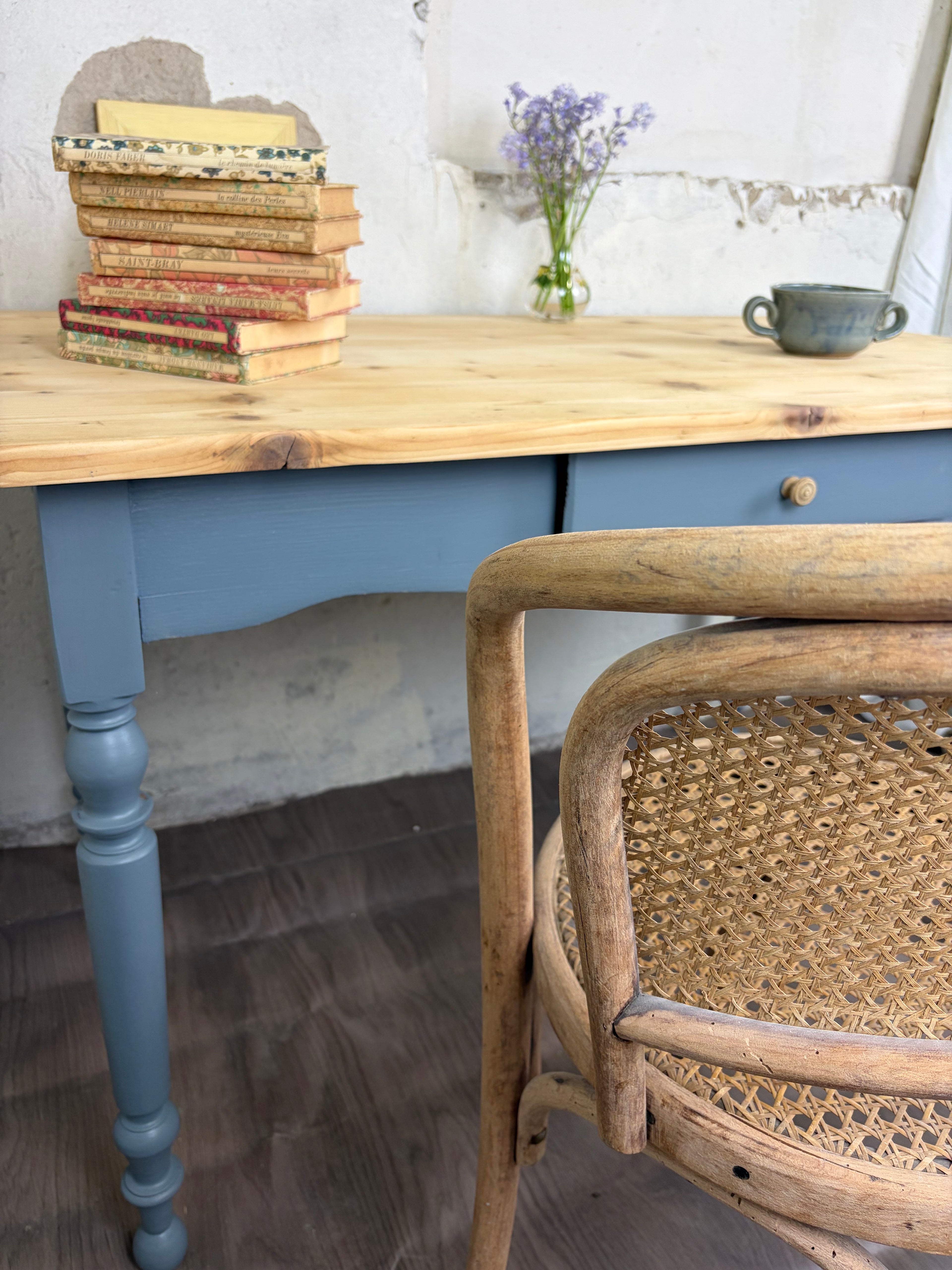 Table / Bureau