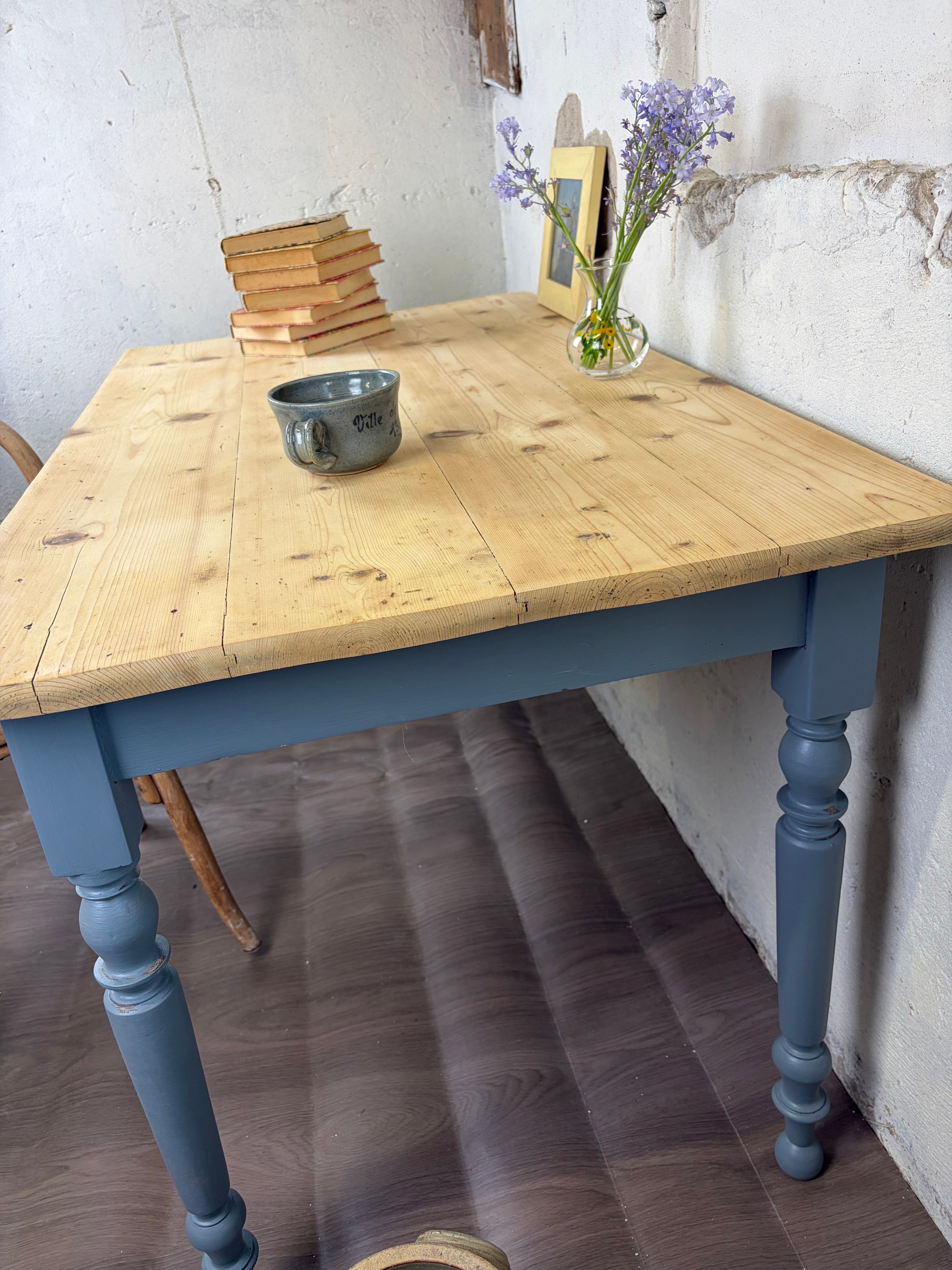 Table / Bureau