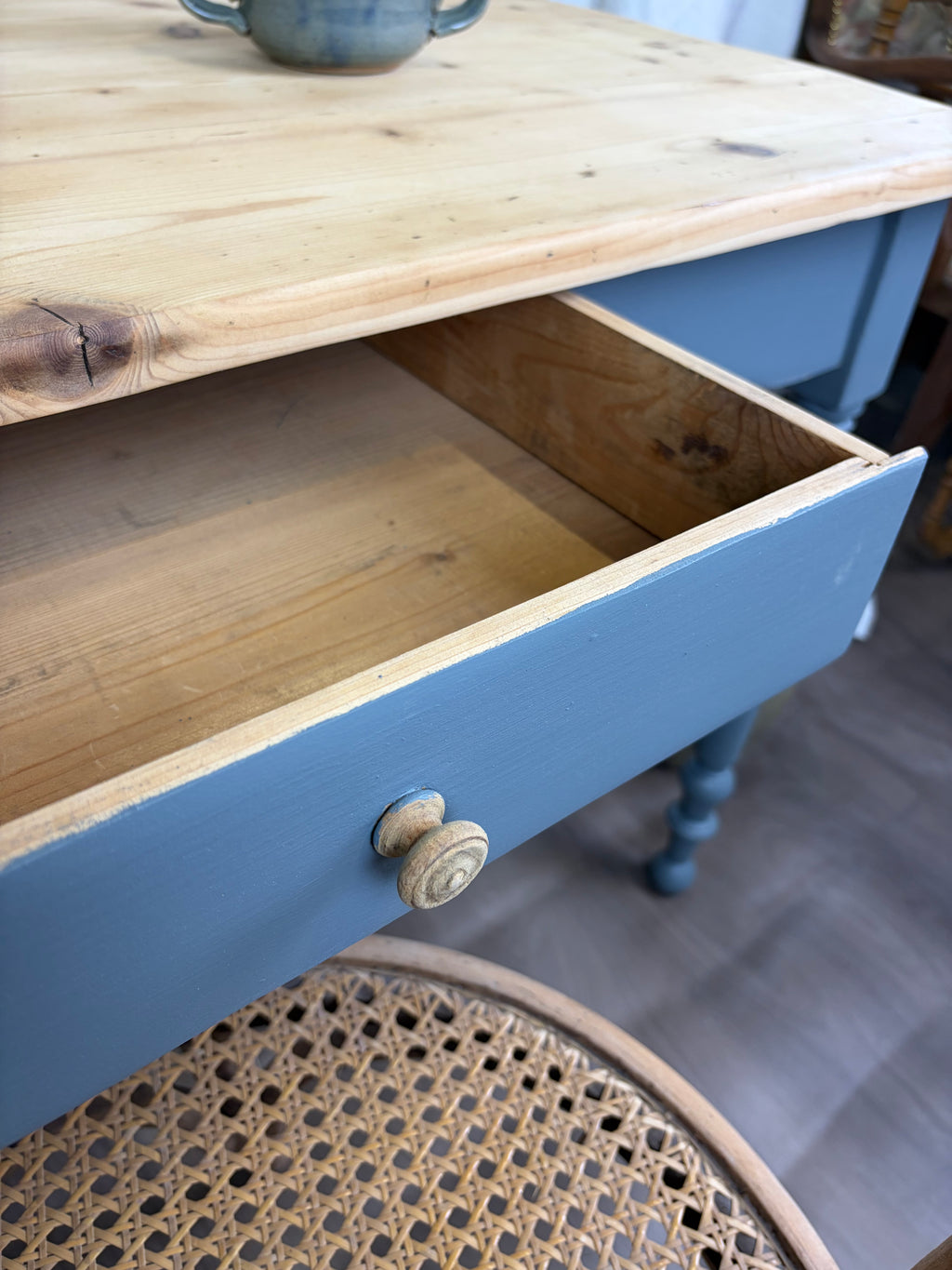 Table / Bureau