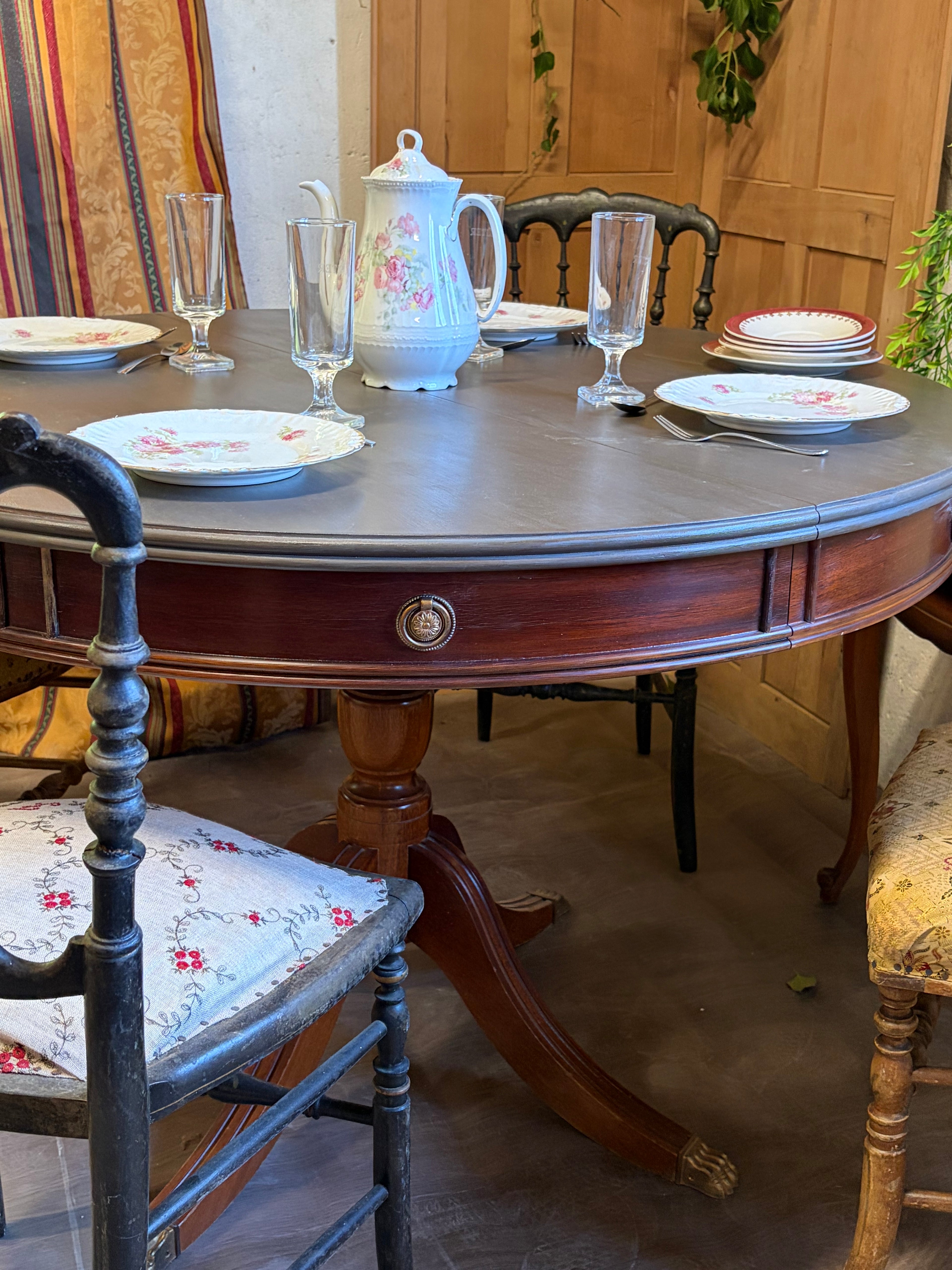 Table ronde style anglais