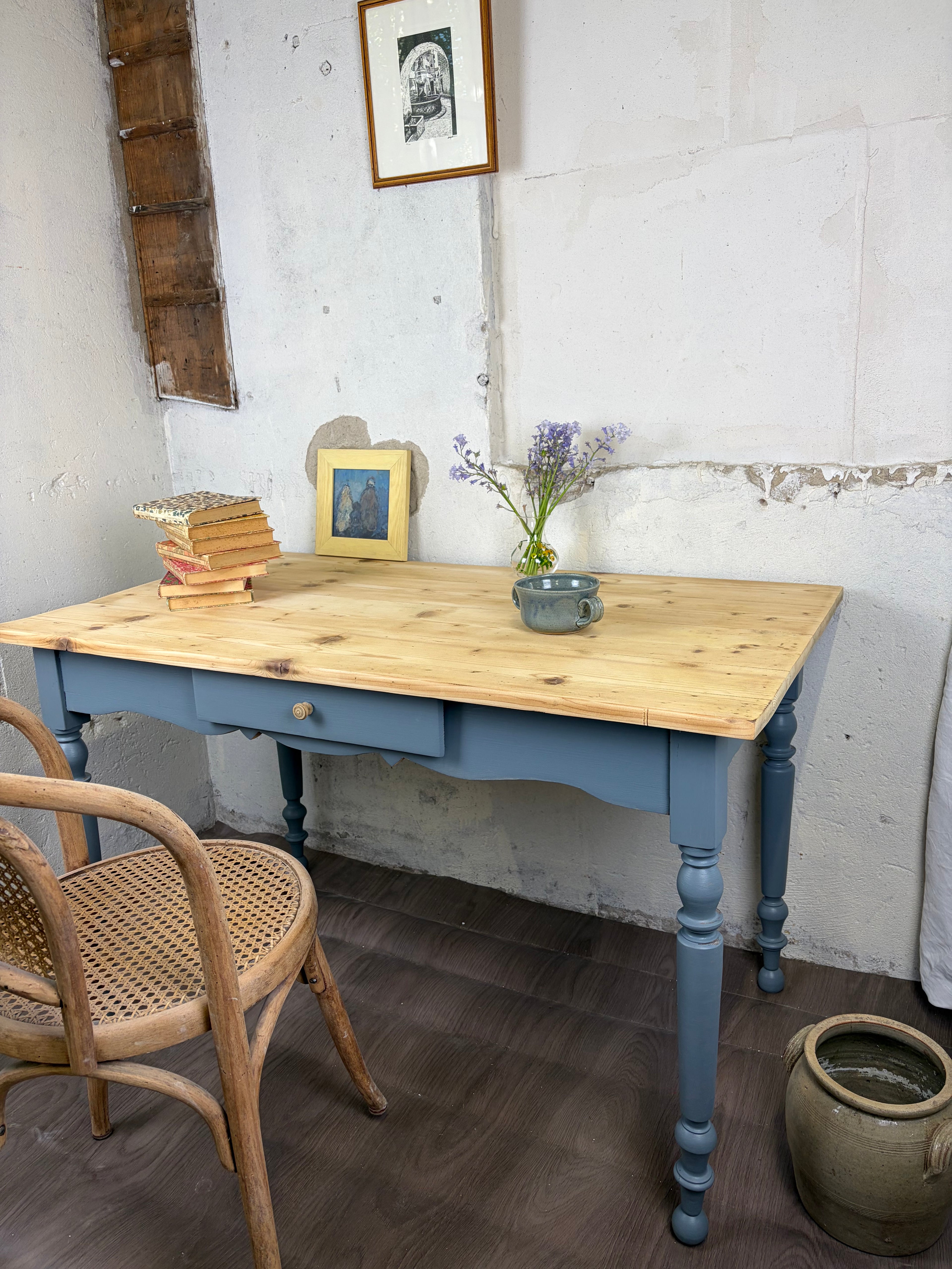 Table / Bureau